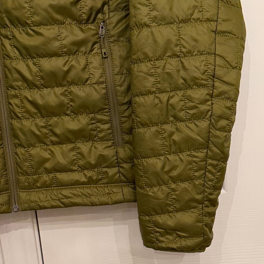 PATAGONIA Men's Nano Puff Jacket in Pond Green Sz S - NWOT!! - Picture 6 of 10